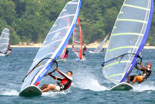 photograph windsurfing Puerto Galera