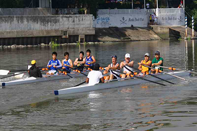 Ateneo rowing Pasig River